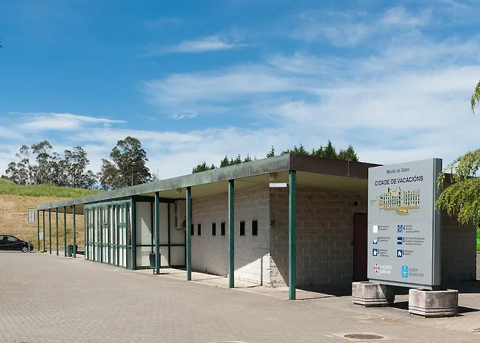 Отель Ciudad De Vacaciones Monte Do Gozo Кастрофейто