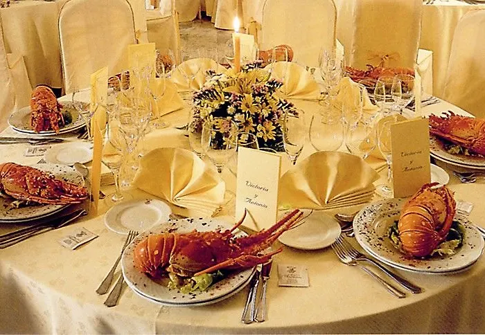 Отель Ciudad De Vacaciones Monte Do Gozo Кастрофейто